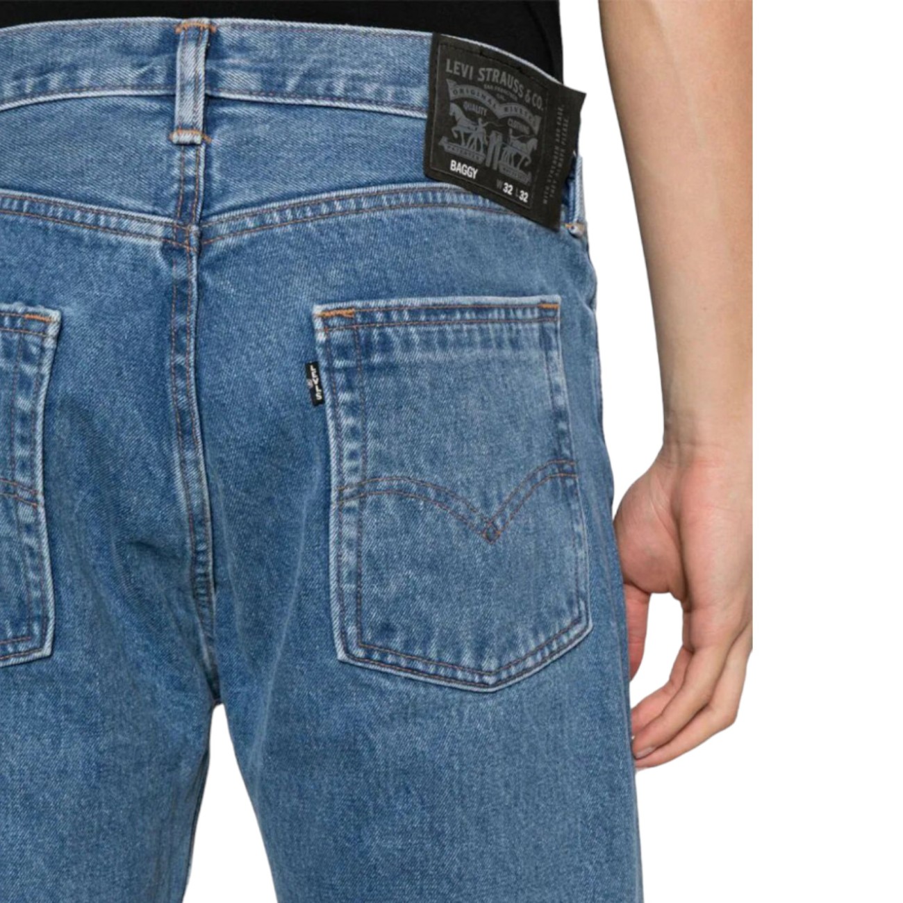 Levi's jeans baggy