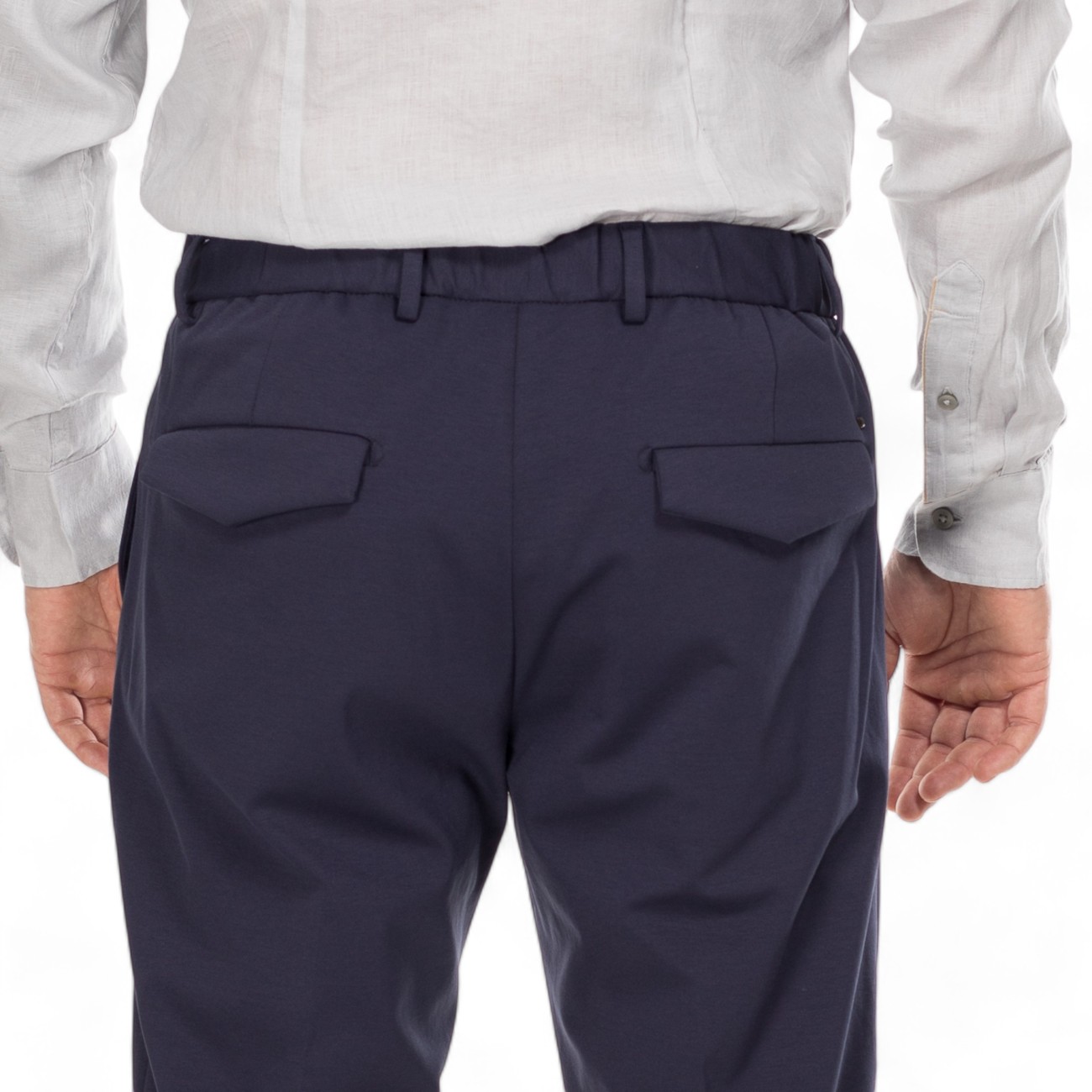 Outfit pantaloni chinos blu