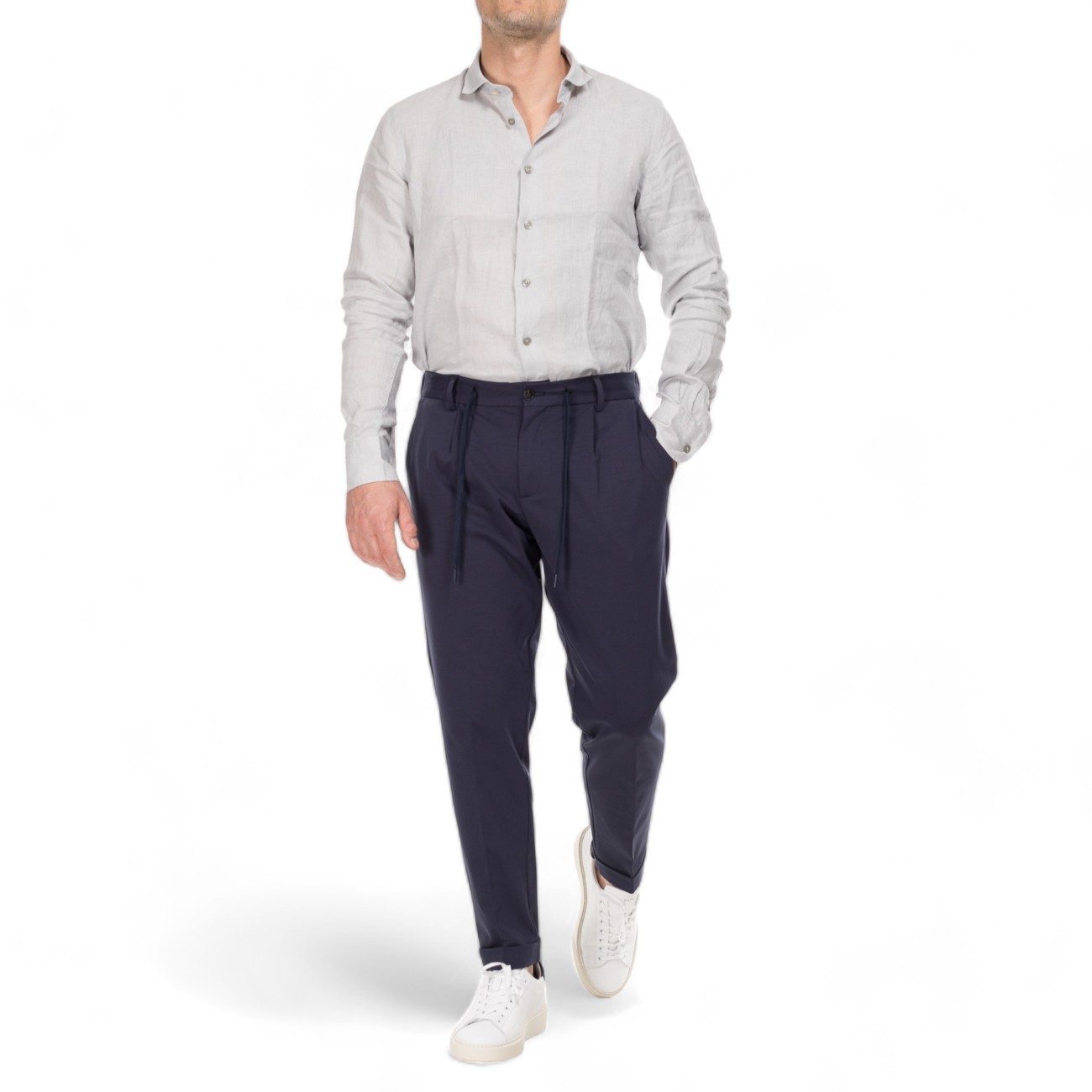 Outfit pantaloni chinos blu