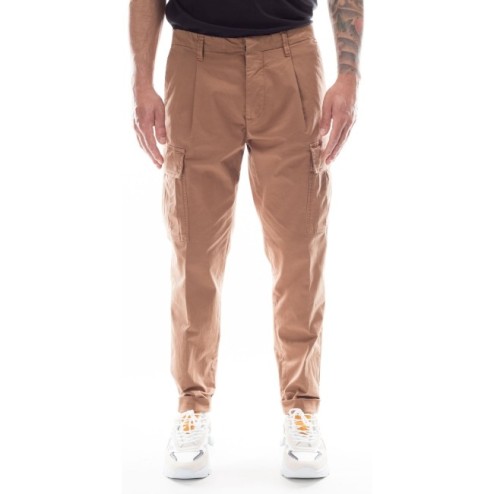How to Wear Chinos for Men - Chino Outfit Ideas - GAZMAN